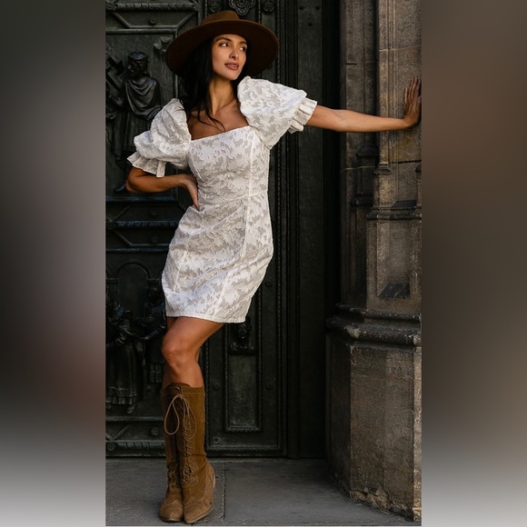 Lace puff sleeve dress size small nwt - Picture 2 of 10